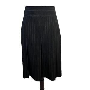 Villager Liz Claiborne Skirt size 16 Black White Pinstripe Knee Pleats Stretch